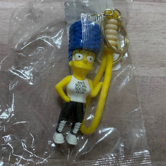 The Simpsons Marge KeyChain - Picture 1 of 2